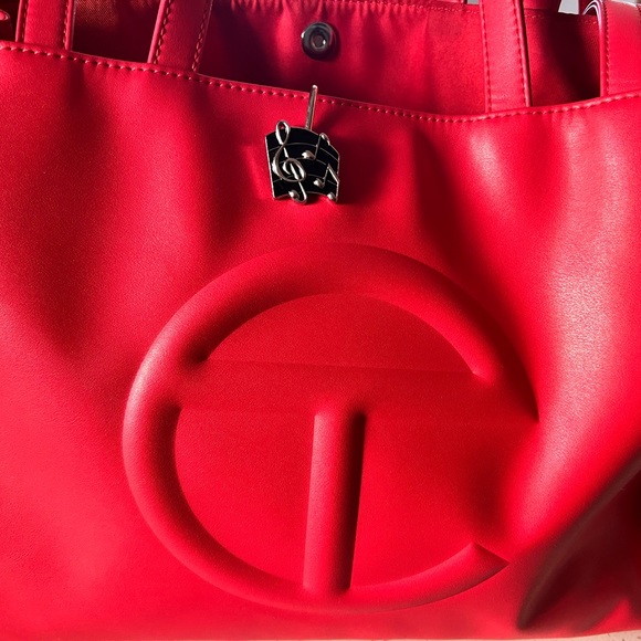 Floral Key Finder - Picture 4 of 8